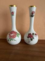 2 Rozen vaasjes van Porcelaine de Bruxelles, Antiek en Kunst, Ophalen of Verzenden