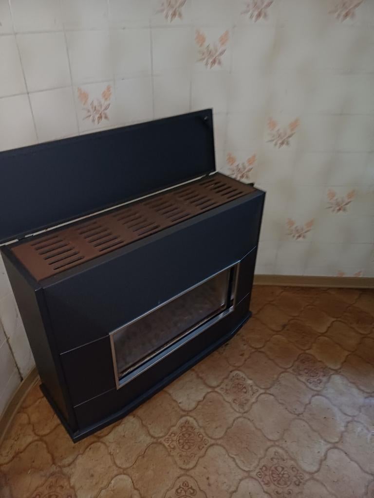 Anciens appareils de chauffage et lampes à gaz à vendre, Enlèvement