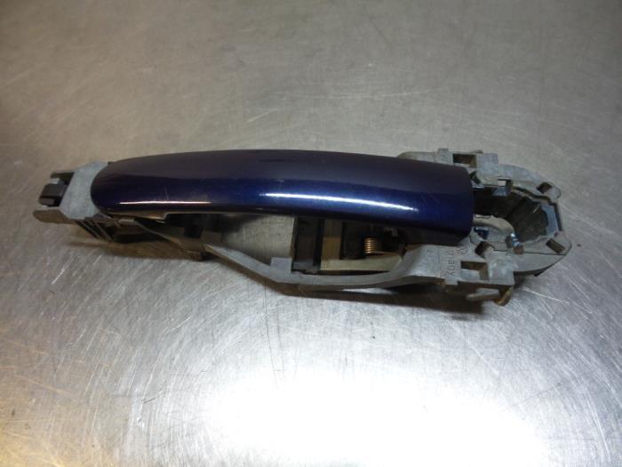 Poignée portière 2portes droite d'un Volkswagen Polo (Polo, Autos : Pièces & Accessoires, Carrosserie & Tôlerie, Volkswagen, Utilisé