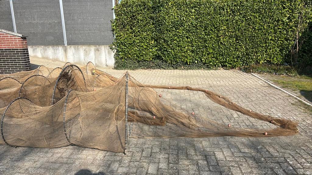 2 dubbele fuiken, Ophalen