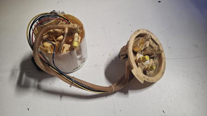 Brandstofpomp dieselpomp opvoerpomp in de tank BMW 5 / 8 ser, Autos : Pièces & Accessoires, Électronique & Câbles, Utilisé, Origine de la pièce connue