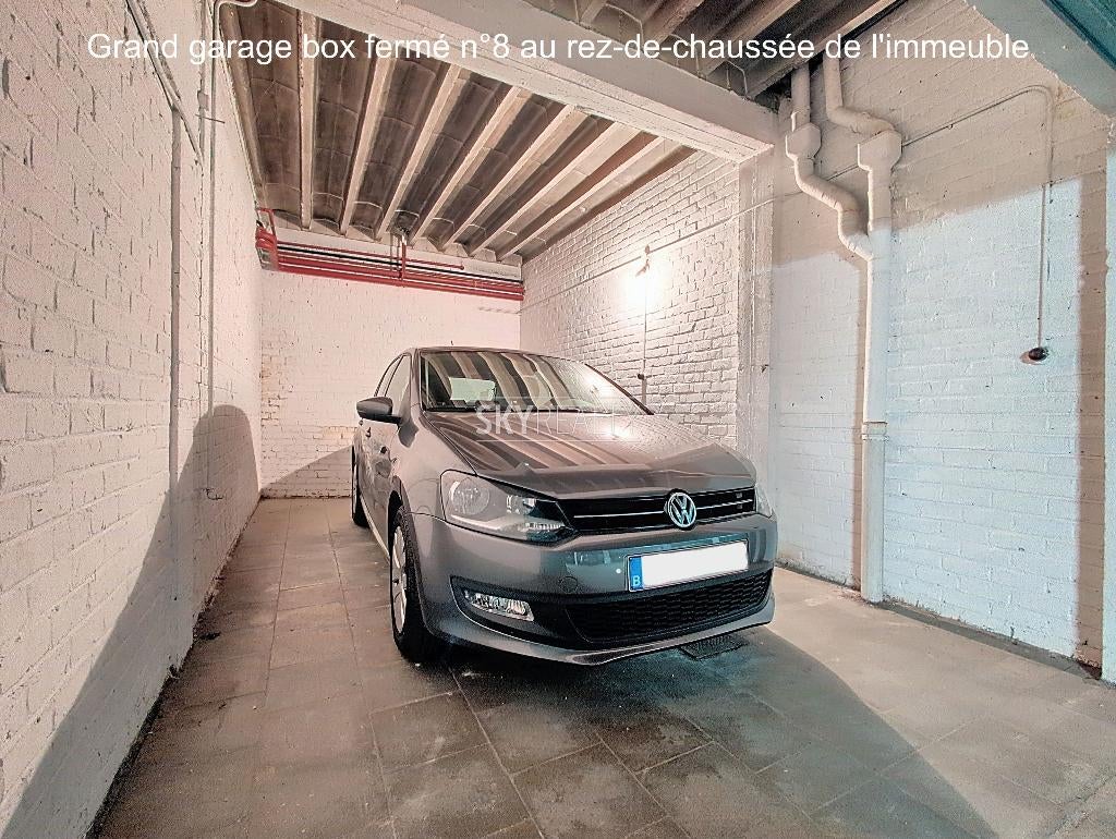 beveiligde grote gesloten garage te huur - Laken, Immo, Garages en Parkeerplaatsen, Brussel