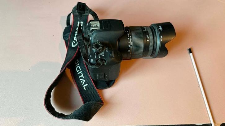 Canon EOS 700d + allerlei bijbehoren, Audio, Tv en Foto, Fotocamera's Digitaal, Zo goed als nieuw, Spiegelreflex, Canon, 8 keer of meer
