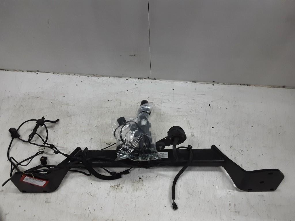 TREKHAAK Mercedes-Benz A (177.0) (01-2018/12-2026) (139833), Gebruikt, Mercedes-Benz, Mevr. I. Hauben, Rue de l'Espoir 34 34
4030  GRIVEGNÉE, BE