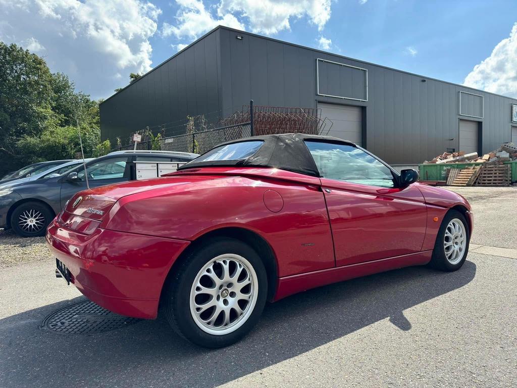 Alfa Romeo Spider 2.0 Twin Spark Cabrio Airco, Auto's, Testrit aan huis, https://public.car-pass.be/vhr/df68d1c0-9c2c-4166-bdf5-ef7d94db18ac