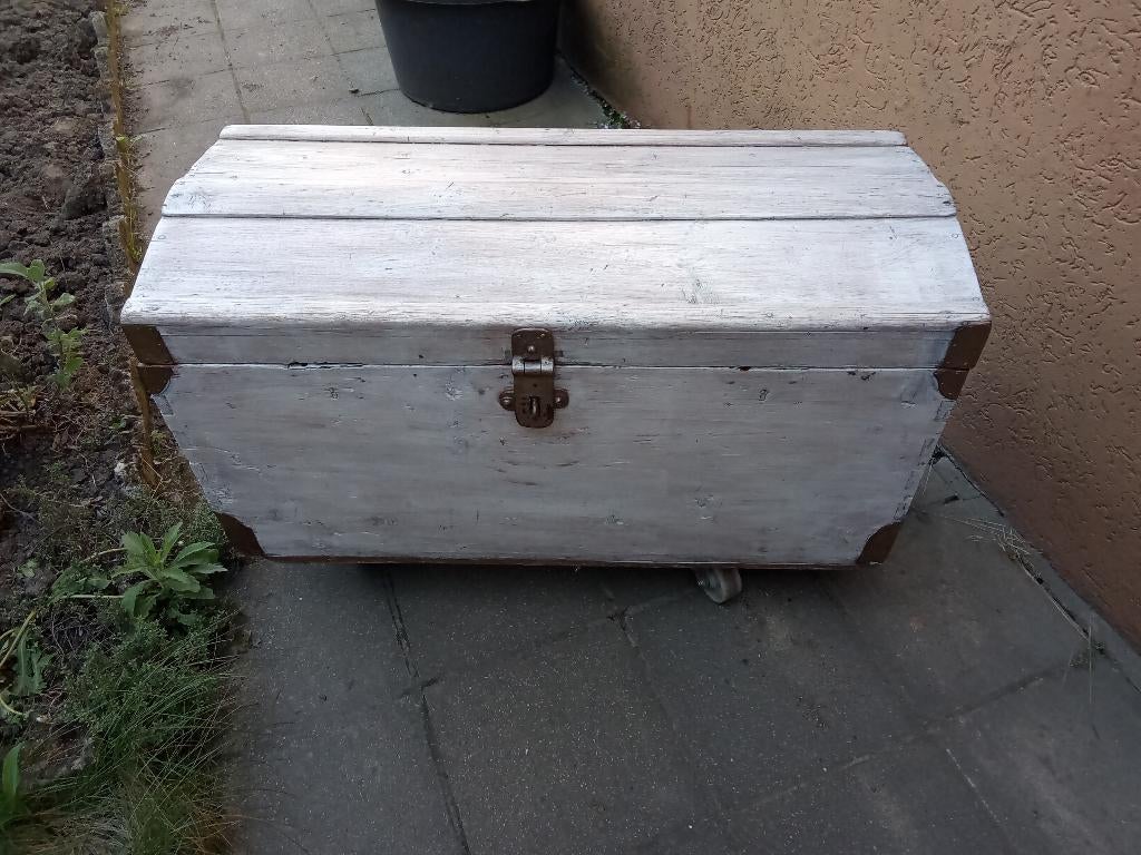 Prachtige oude kist met gebogen deksel zie foto's, Ophalen