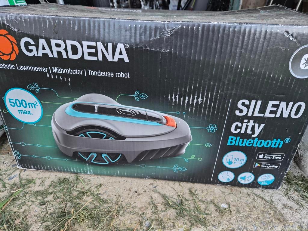 Tondeuse robot Bluetooth Gardena Sileno City 500 + sa base, Enlèvement, Utilisé, Gardena, Contrôlable via l'application