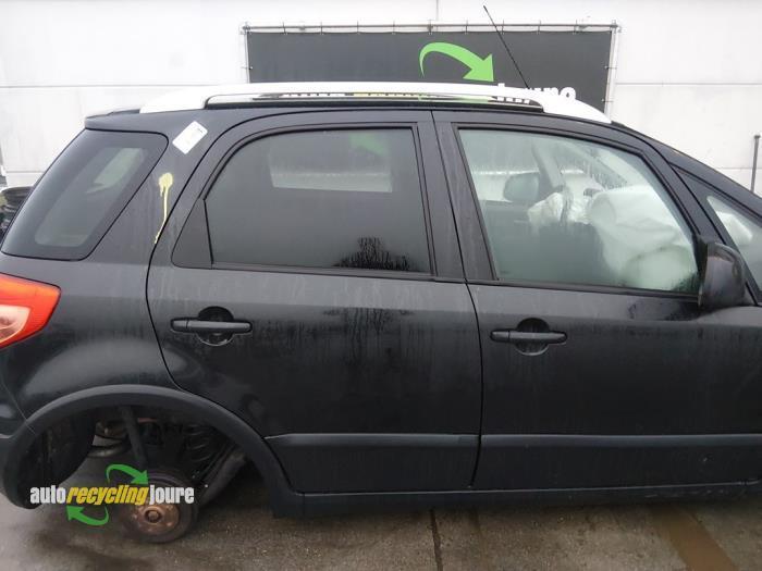 Portière 4portes arrière droite d'un Fiat Sedici (ZGE), Autos : Pièces & Accessoires, Carrosserie & Tôlerie, Porte, Fiat, Utilisé