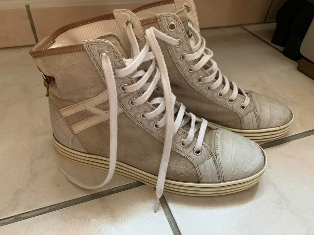 Veterschoenen Hogan 37 beige weinig gedragen, Ophalen of Verzenden, Zo goed als nieuw, Beige