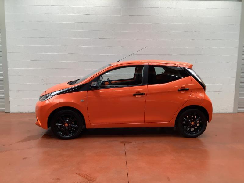 Toyota Aygo 1.0 x-cite Toyota Aygo 1.0 X-Cite 51kw, Euro 5, 998 cm³, 69 ch, Boîte manuelle