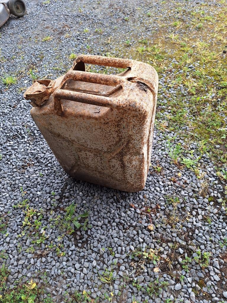 Jerrican militaire de 1943, Collections, Objets militaires | Seconde Guerre mondiale, Enlèvement