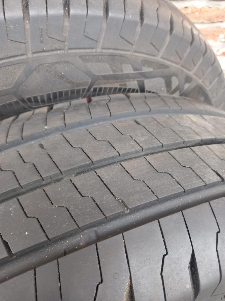 2 banden op velg zo goed als nieuw, Ophalen, Zo goed als nieuw