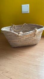 Kleine rieten mand met kleine hengsels 35/25/15 cm, Hobby en Vrije tijd, Picknickmanden, Ophalen of Verzenden, Gebruikt