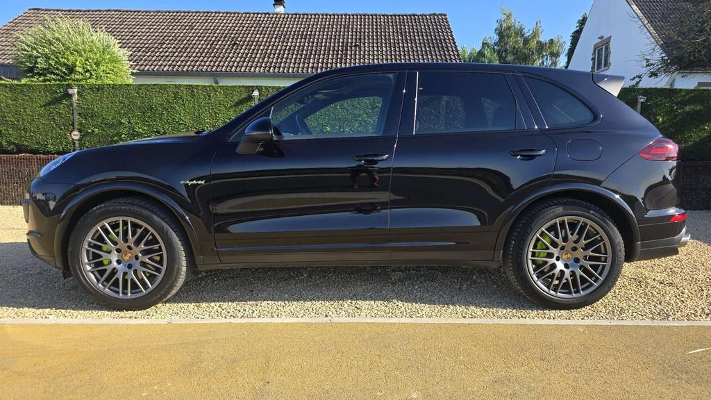 Porsche Cayenne 3.0i V6 S Platinum Edition Tiptronic S E-HYB, Auto's, Porsche, Cayenne, Gebruikt, Euro 6, Zwart