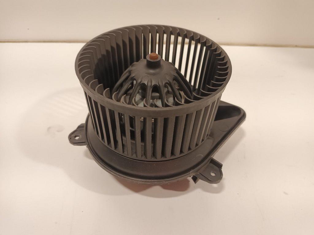 Kachel ventilator motor Renault Trafic, Onderdelen@venauto.nl, Van der Ven Autorecycling B.V., Gebruikt, Ettenseweg 76, 4706 PB Roosendaal, The Netherlands