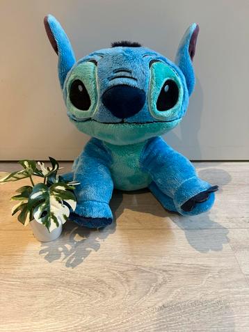 Peluche Stitch bleu beschikbaar voor biedingen