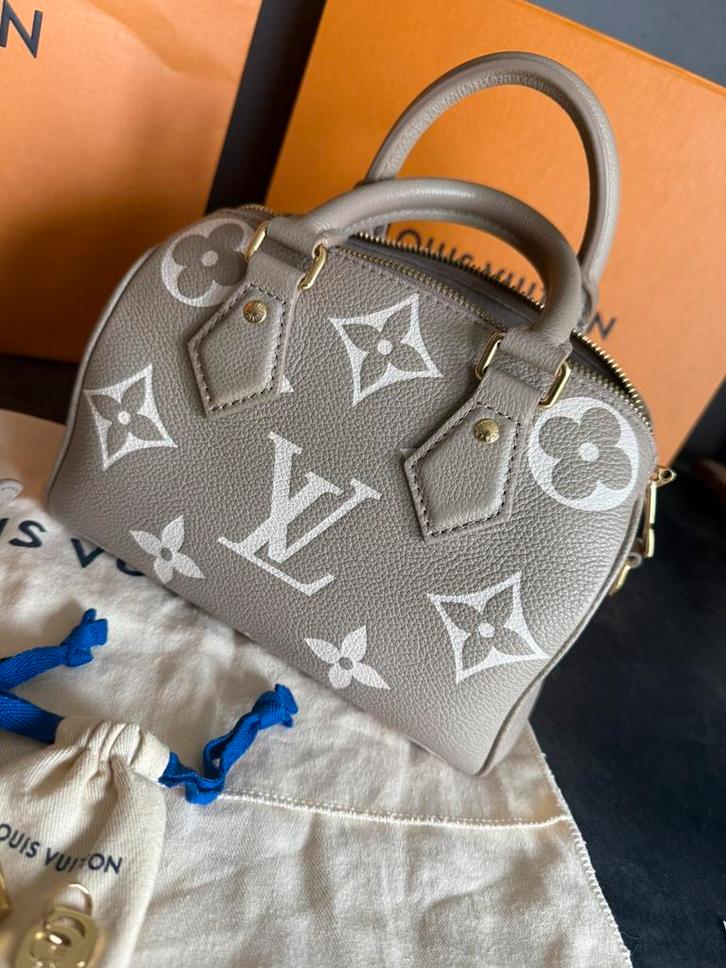 LV Speedy Bandoulière 20, Handtassen en Accessoires, Tassen | Damestassen, Zo goed als nieuw, Ophalen
