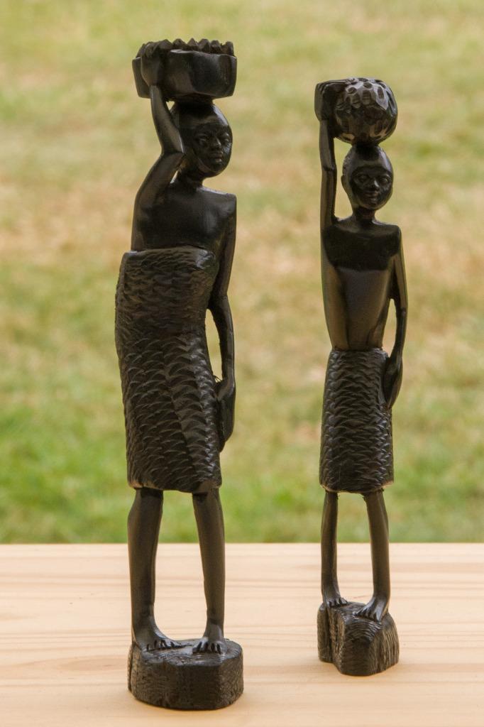 2 petites statuettes sculptées en bois d'ébène (RDC), Antiek en Kunst, Kunst | Beelden en Houtsnijwerken, Ophalen of Verzenden