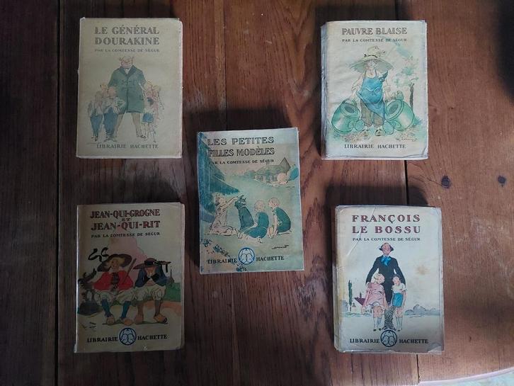 La Comtesse de Ségur 5 tomes Hachette années 30, Antiek en Kunst, Antiek | Boeken en Manuscripten, Ophalen of Verzenden