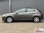 Alfa Romeo Giulietta 1.4 T Distinctive PANORAMA | LEDER | CL, Auto's, Alfa Romeo, Bedrijf, Zilver of Grijs, Start-stop-systeem