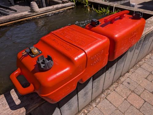 Benzinetanks voor boot (2x 25 lit), Watersport en Boten, Bootonderdelen, Gebruikt, Motor en Techniek, Zeilboot of Motorboot, Ophalen of Verzenden