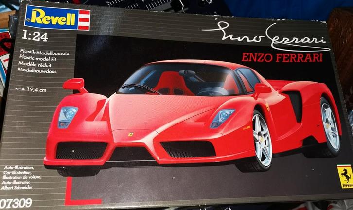 Maquette en plastique Revell 1:24 d'Enzo Ferrari, Hobby & Loisirs créatifs, Modélisme | Voitures & Véhicules, Comme neuf, Voiture