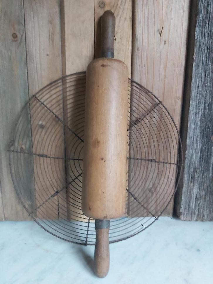 Prachtige oude xl zware houten deegrol met metalen ringen, Antiek en Kunst, Curiosa en Brocante, Ophalen of Verzenden