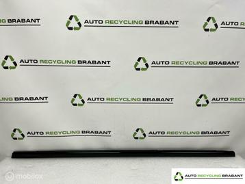Raamlijst ZWART Achter Mercedes A Klasse W176 A1767350382 beschikbaar voor biedingen