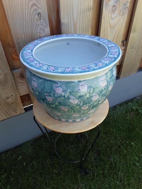 Bloempot met stempel  CHINA  !, Tuin en Terras, Bloempotten, Zo goed als nieuw, Beton, Ophalen
