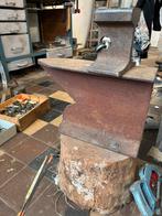 Aambeeld op houten blok, Doe-het-zelf en Bouw, Ophalen, Zo goed als nieuw