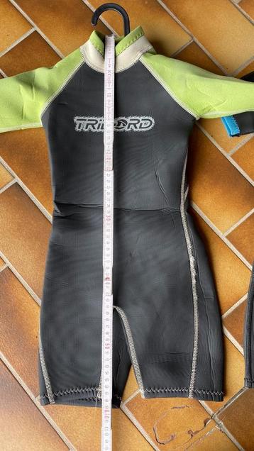 wetsuits voor kids disponible aux enchères