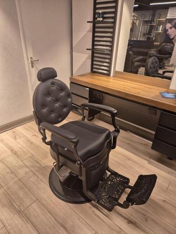 Barbierstoel Retro All Black matt barbershop stoel barbier beschikbaar voor biedingen