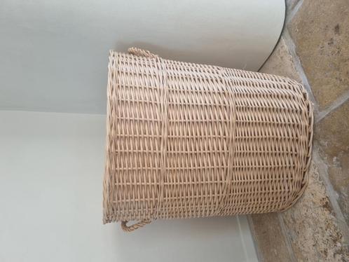 Grote rieten wasmand, Huis en Inrichting, Woonaccessoires | Schalen en Manden, Zo goed als nieuw, Mand, Ovaal, Riet, Ophalen