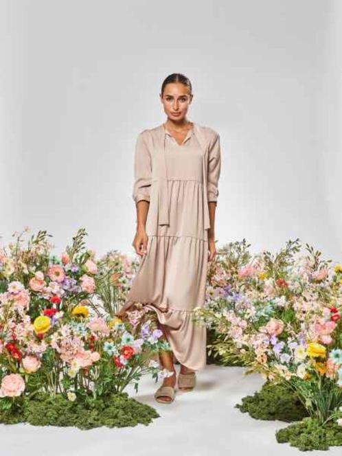 LaLotti prachtige maxidress - nieuw, Kleding | Dames, Jurken, Nieuw, Maat 42/44 (L), Beige, Verzenden