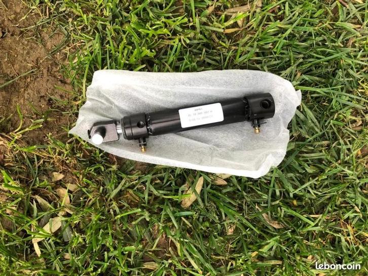 Mercedes CLK hydraulische cilinder Nieuw, Auto-onderdelen, Carrosserie, Motorkap, Mercedes-Benz, Ophalen of Verzenden