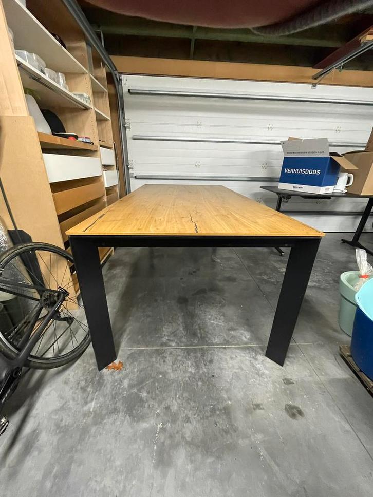 Table à manger massive — design industriel (200 x 100 cm), Maison & Meubles, Tables | Tables à manger, Comme neuf, Enlèvement