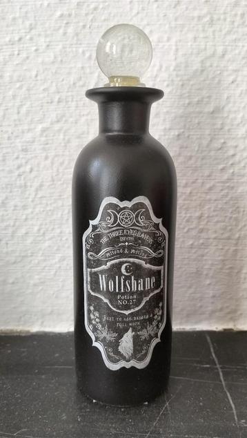 Nemesis Now Wolfsbane Bouteille à potion Noir 19 cm disponible aux enchères