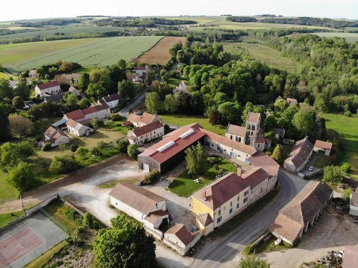 Propriété habitation + Bâtiment Stockage + sur 3 hectares, Immo, Buitenland, Frankrijk, Overige soorten, Dorp