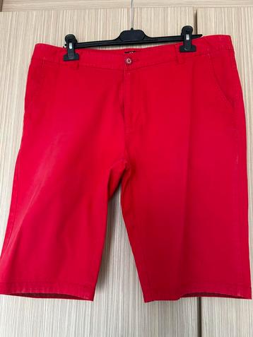 Short rood c- boy maat 50 beschikbaar voor biedingen