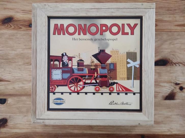 Monopoly deluxe edition in het hout, Hobby en Vrije tijd, Gezelschapsspellen | Bordspellen, Nieuw, Een of twee spelers, Drie of vier spelers