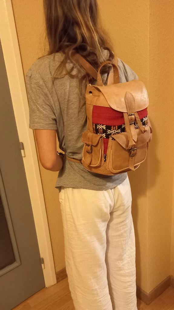 Sac à Dos Cuir et Laine, Handtassen en Accessoires, Tassen | Rugtassen, Nieuw, Overige merken, Minder dan 25 cm, 30 tot 45 cm