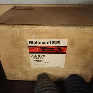 waterpomp FORD MUSTANG 351 CLEVELAND NIEUW ORIGINEEL 50 EURO beschikbaar voor biedingen
