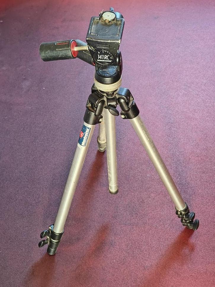 Manfrotto Gruppo statief + balhoofd, Audio, Tv en Foto, Fotografie | Statieven en Balhoofden, Gebruikt, Driepoot, 150 tot 175 cm