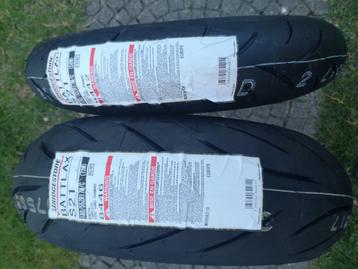 Set neuf de Bridgestone 120/70/17 & 190/50/17 beschikbaar voor biedingen