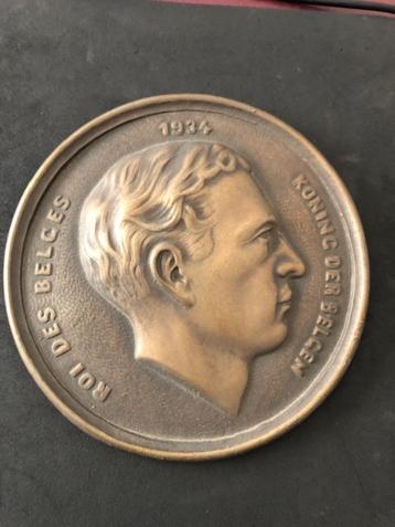 koper en brons beschikbaar voor biedingen