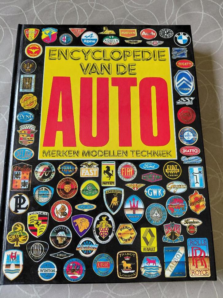 Encyclopédie des marques de voitures, Livres, Transport, Comme neuf, Autres moyens de transport, Enlèvement ou Envoi