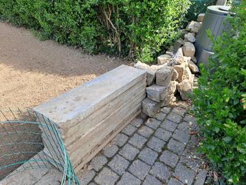 Gratis boordstenen en klinkers, Tuin en Terras, Tegels en Klinkers, Ophalen, Gebruikt, Beton, Klinkers