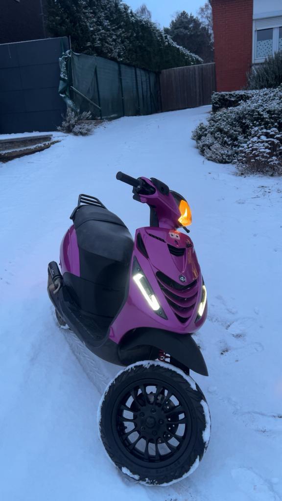 Piaggo Zip 2T B klasse, Fietsen en Brommers, Scooters | Piaggio, Zo goed als nieuw, Zip, Klasse B (45 km/u), Tweetakt, Ophalen