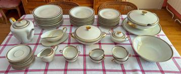 Elfenbein Beiers porseleinen tafel en koffieset beschikbaar voor biedingen