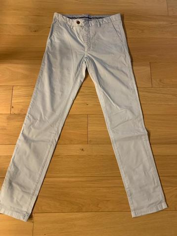 Chino broek lichtblauw River Woods beschikbaar voor biedingen